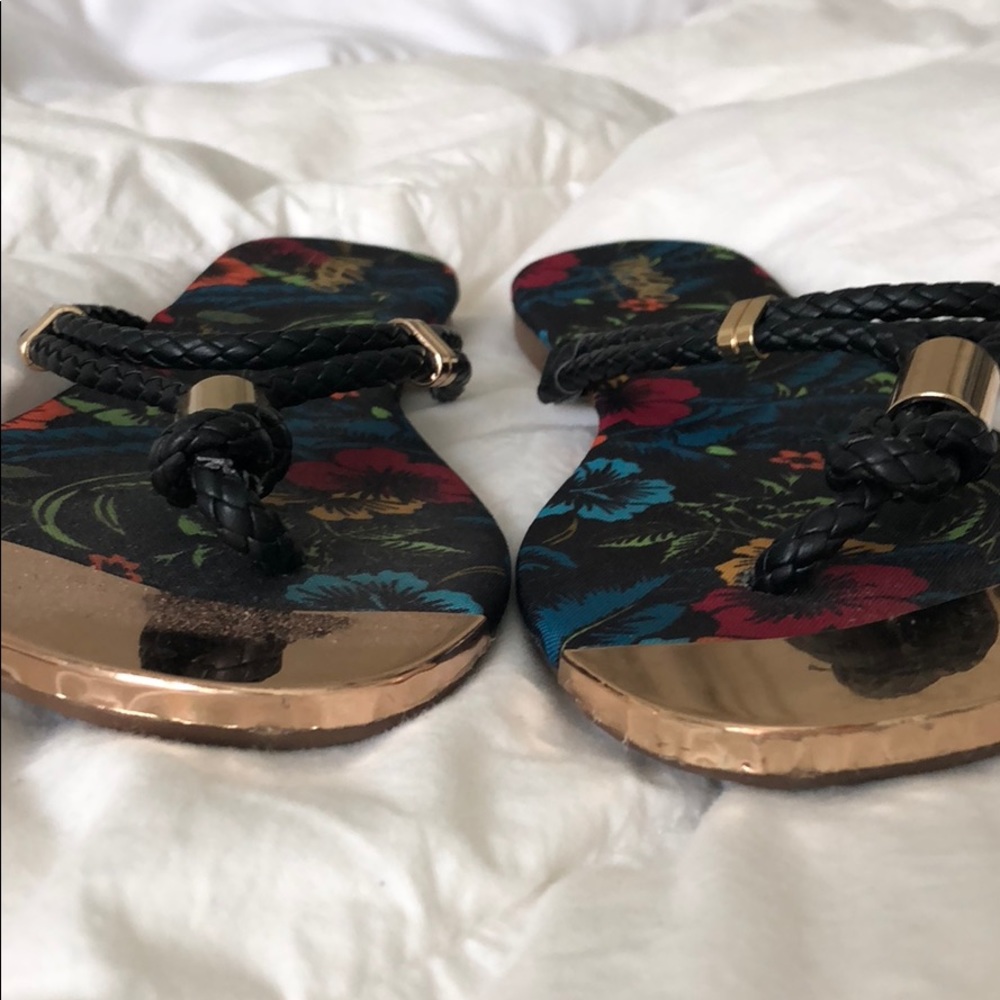 Mossimo Sandals - Picture 4 of 6